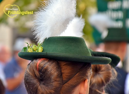 Brucker Volksfest - Trachten beim Frühlingsfest Fürstenfeldbruck (FFB) - Feiern in Bayern